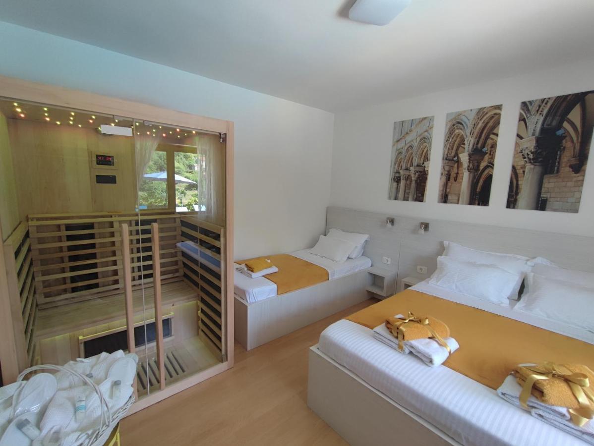 Villa Ivona With Swimming Pool And Jacuzzi Oslje 外观 照片