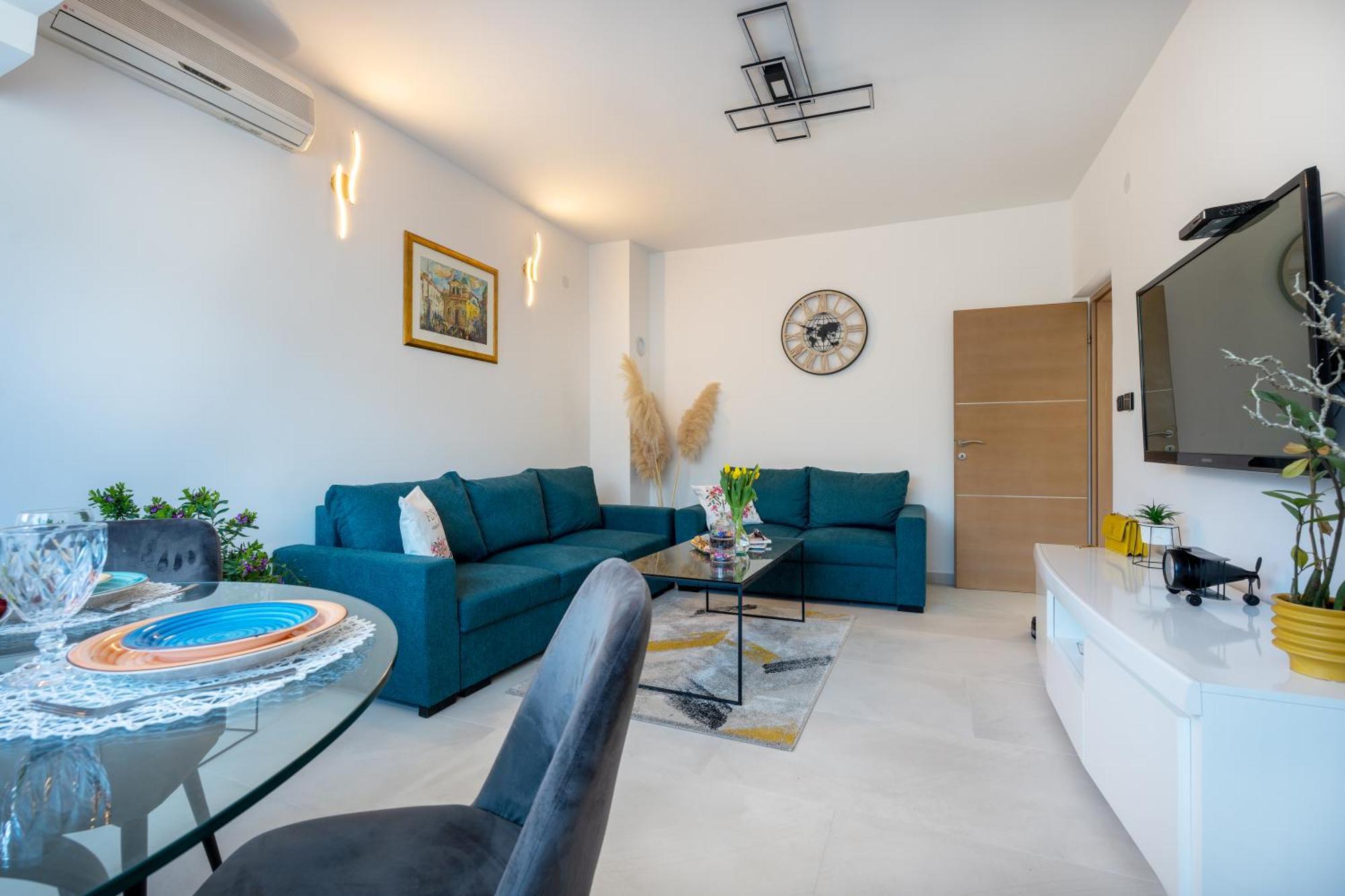Villa Ivona With Swimming Pool And Jacuzzi Oslje 外观 照片