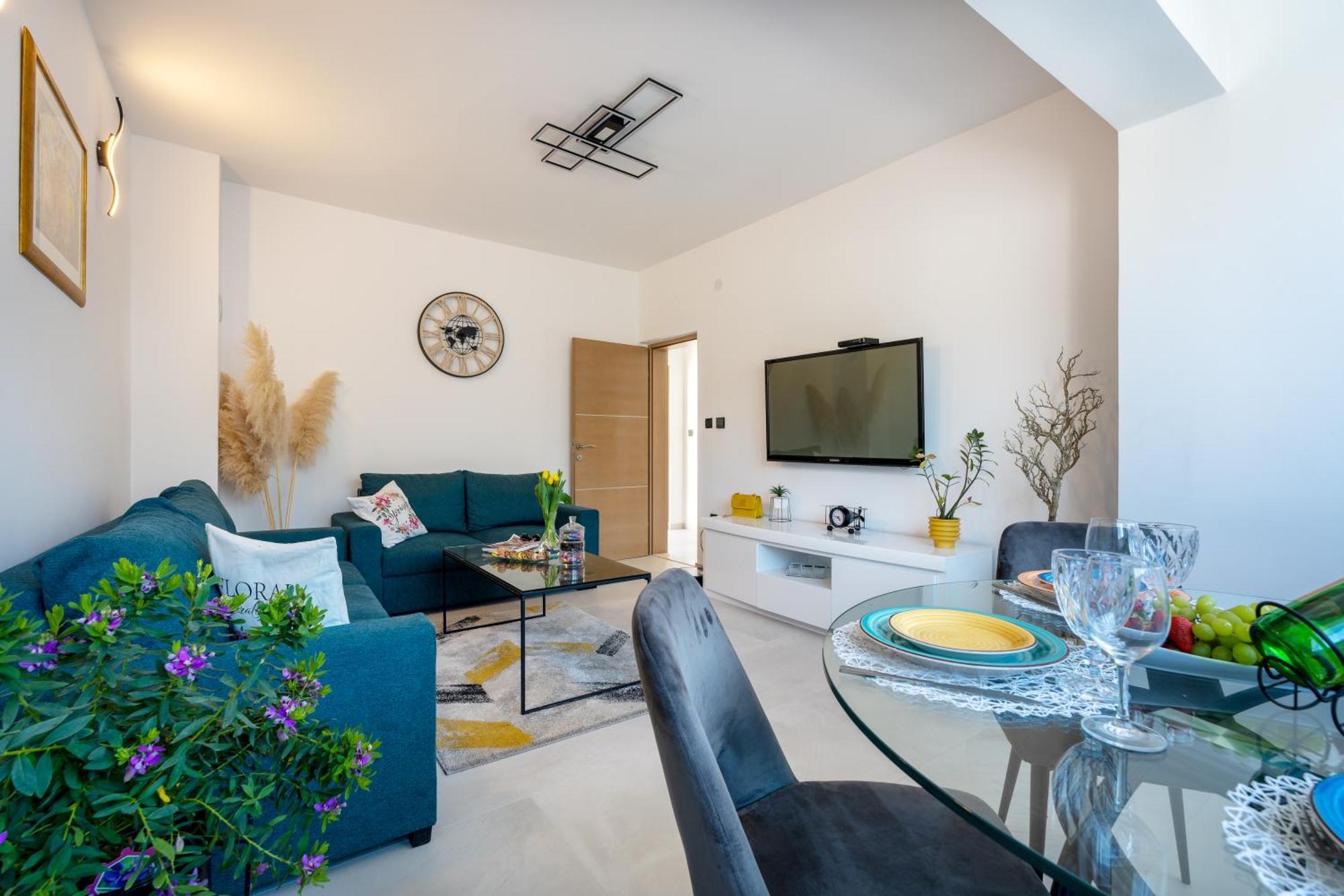 Villa Ivona With Swimming Pool And Jacuzzi Oslje 外观 照片