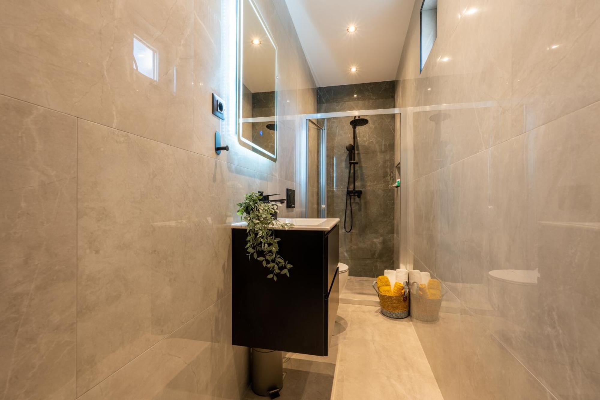 Villa Ivona With Swimming Pool And Jacuzzi Oslje 外观 照片