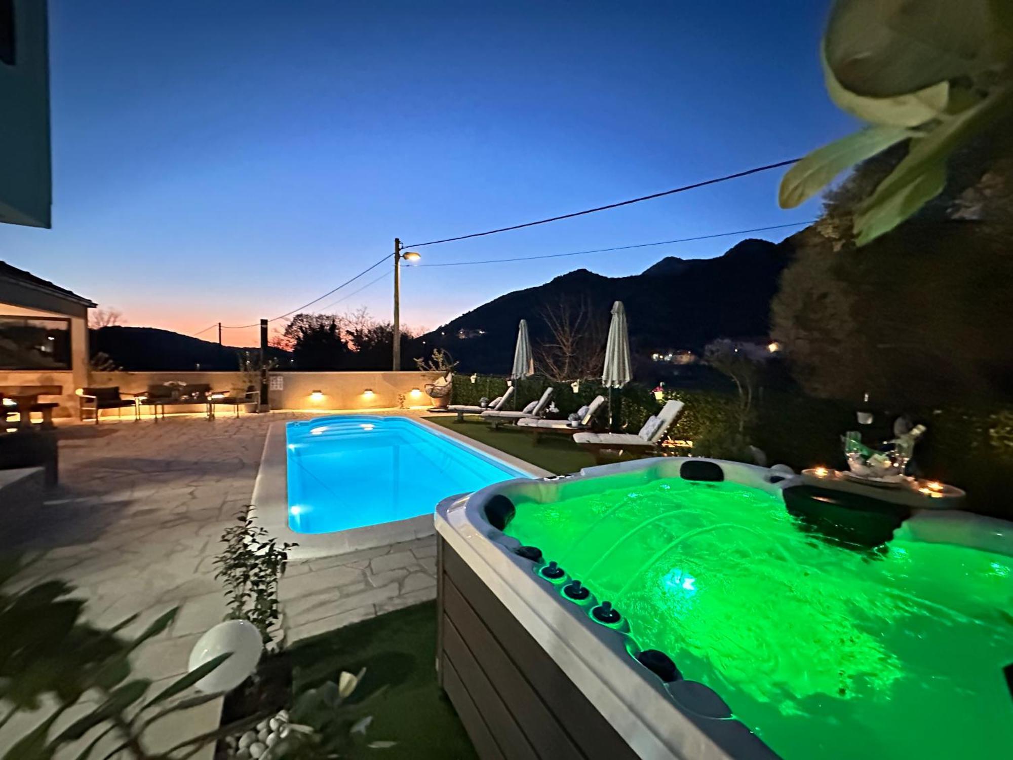 Villa Ivona With Swimming Pool And Jacuzzi Oslje 外观 照片