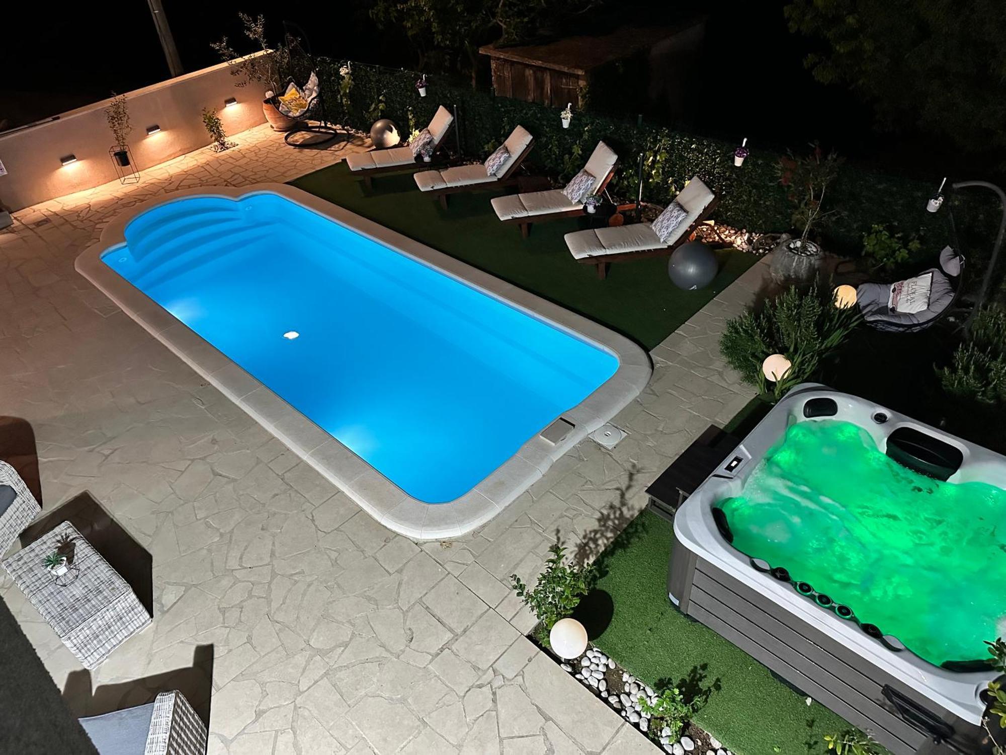 Villa Ivona With Swimming Pool And Jacuzzi Oslje 外观 照片